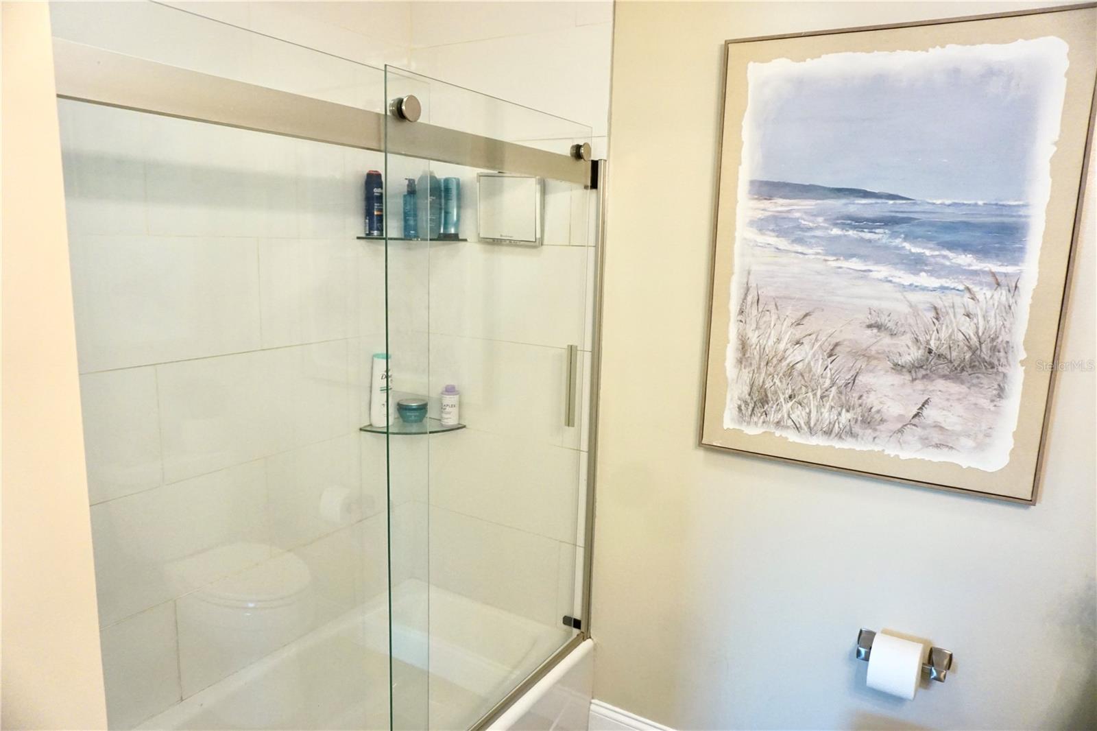 Listing photo id 11 for 135 Emerald Lane