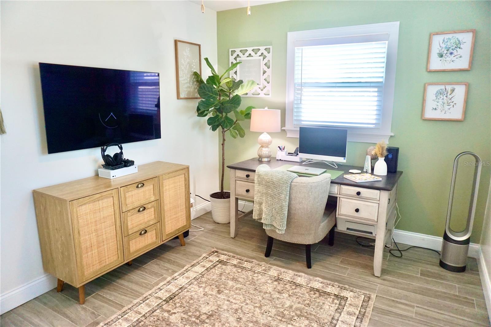Listing photo id 13 for 135 Emerald Lane