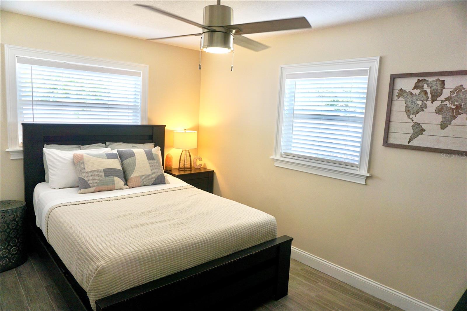 Listing photo id 14 for 135 Emerald Lane