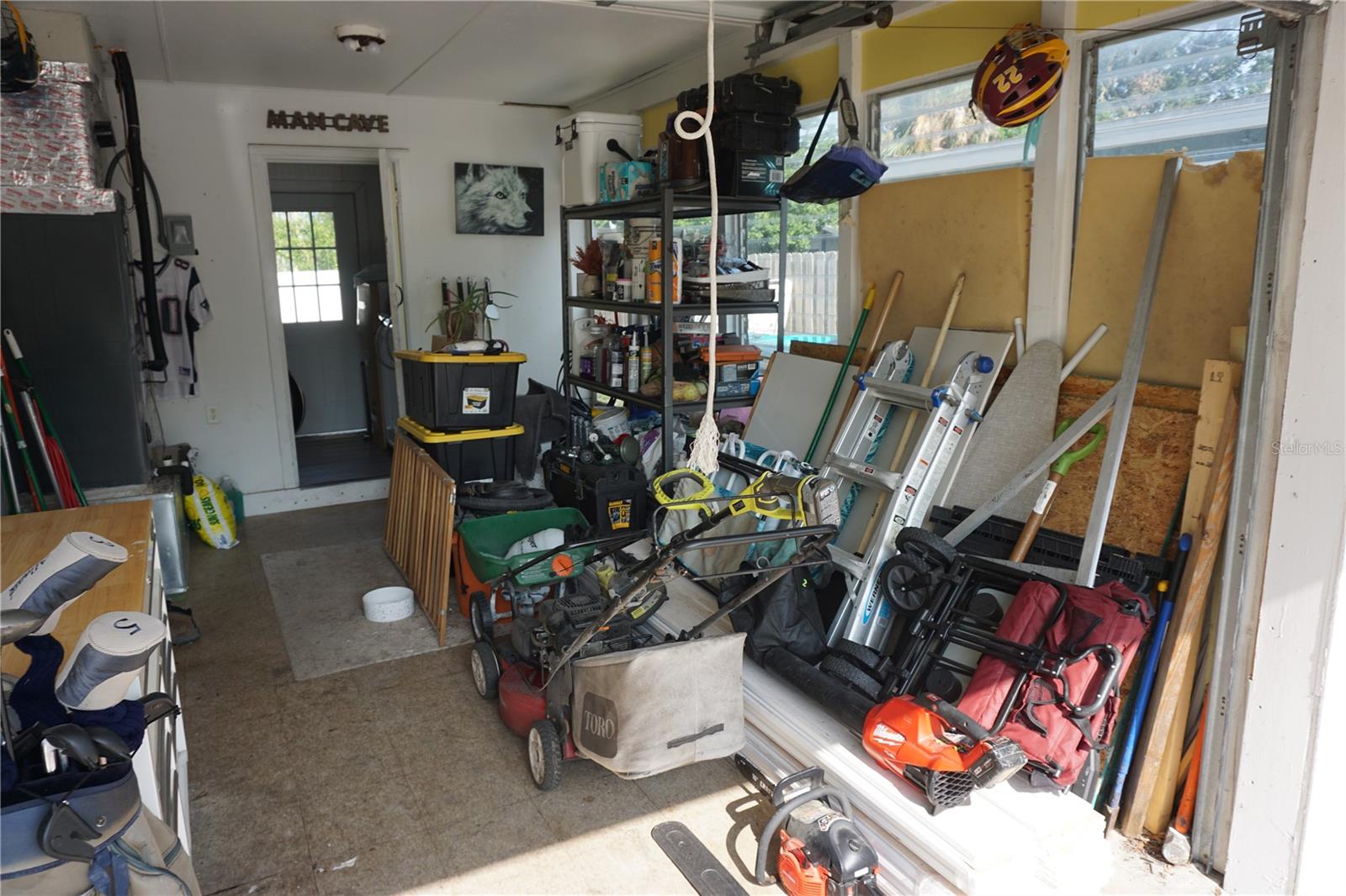 Listing photo id 16 for 135 Emerald Lane