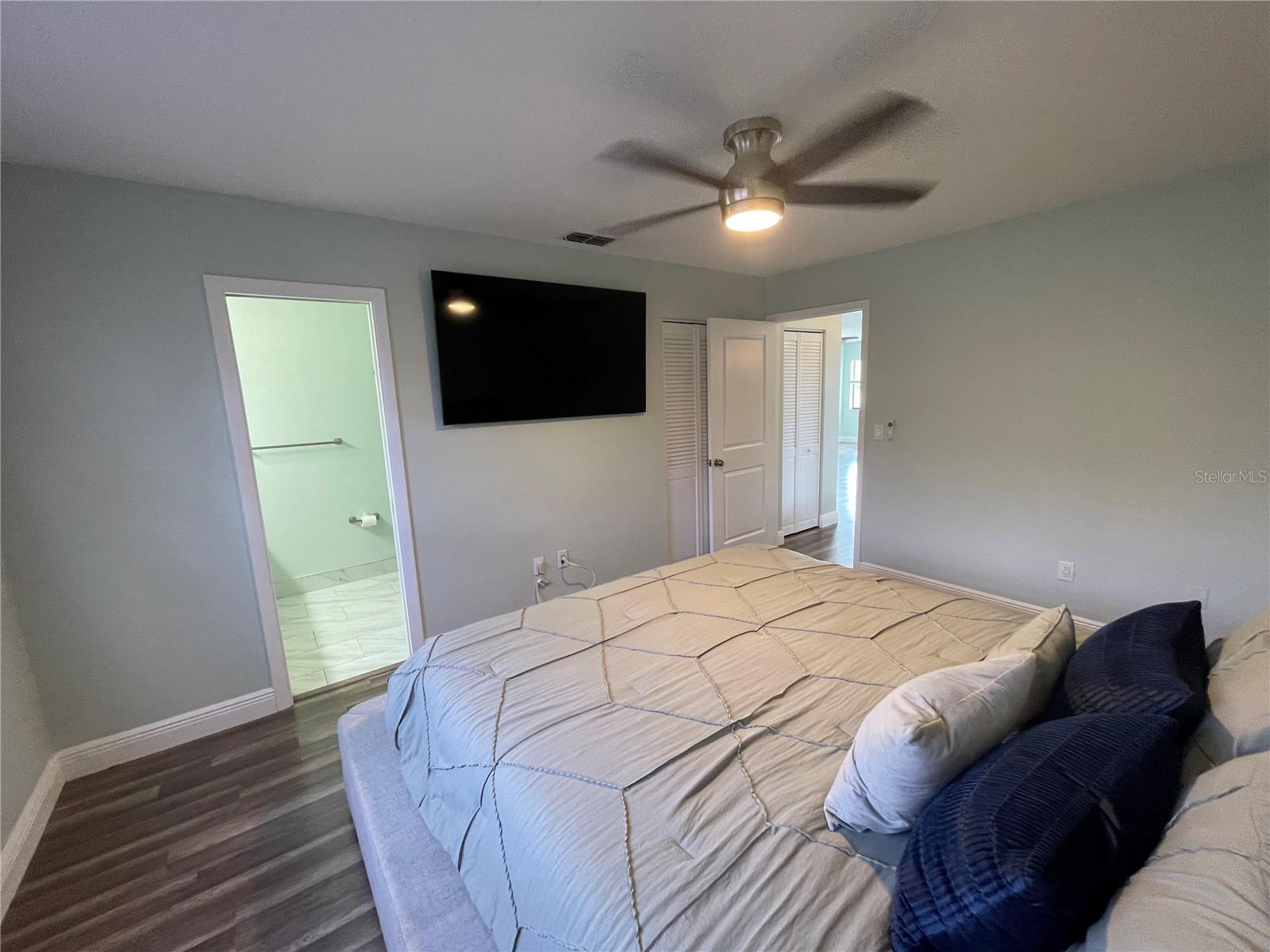 Image 32 of 60 For 5973 Terrace Park Drive N 311