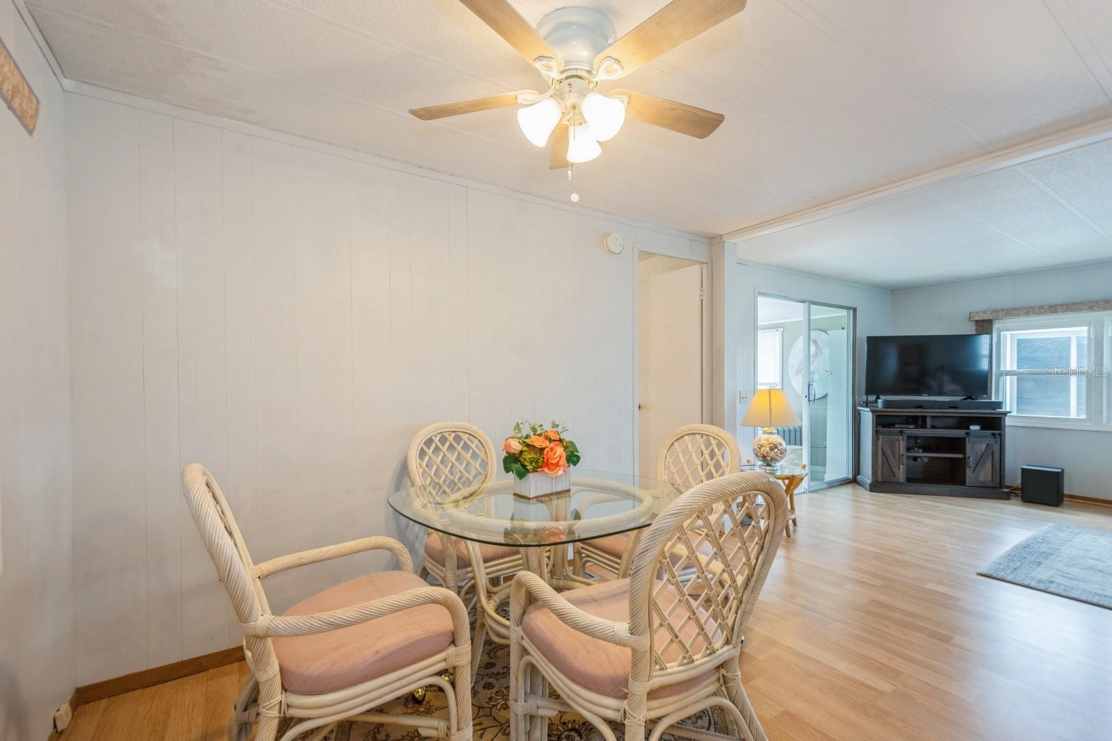 Image 16 of 35 For 10213 Lake Drive 169