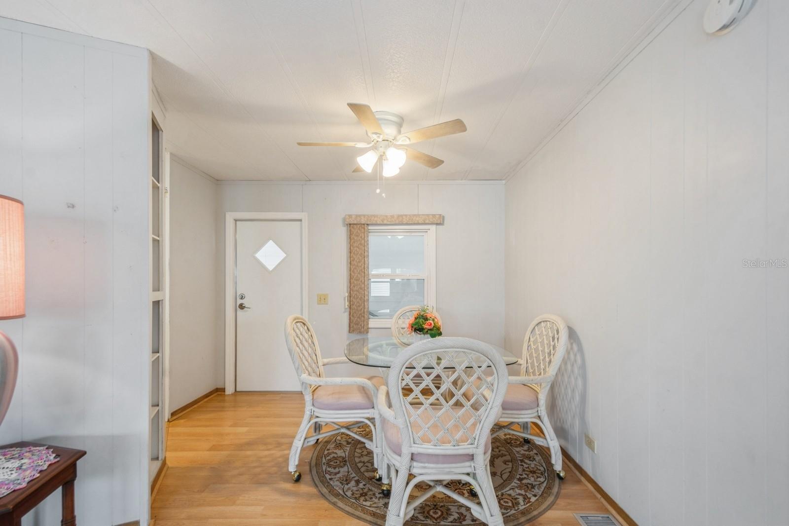 Image 17 of 35 For 10213 Lake Drive 169