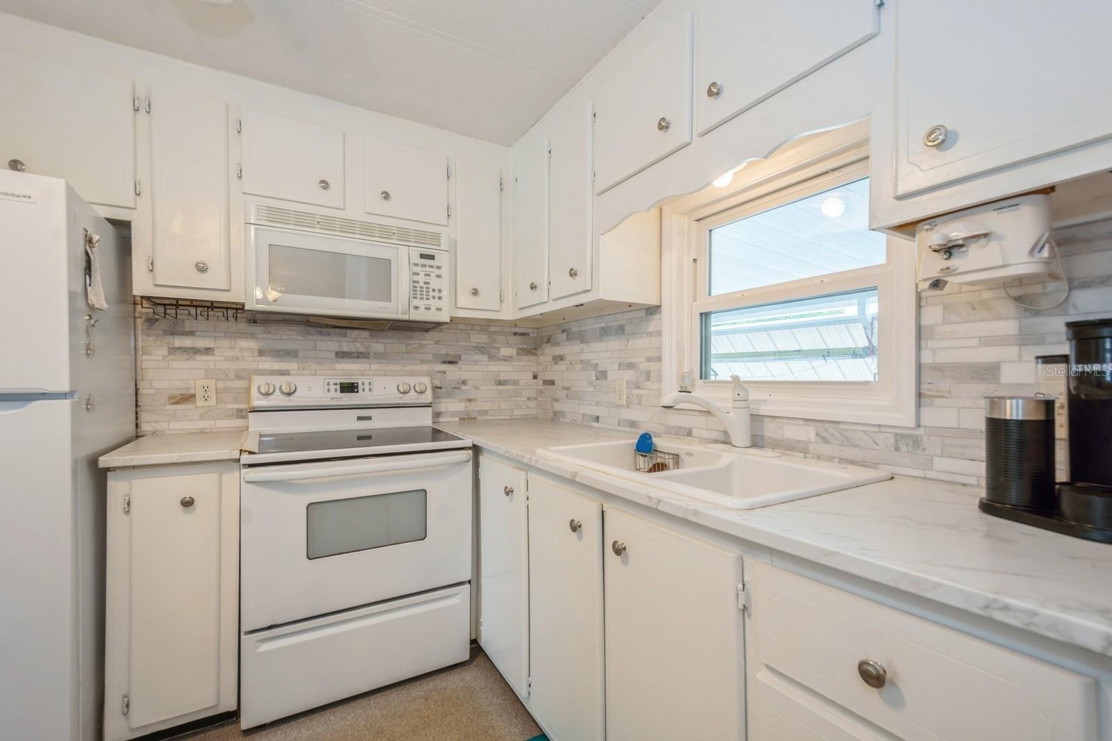 Image 22 of 35 For 10213 Lake Drive 169