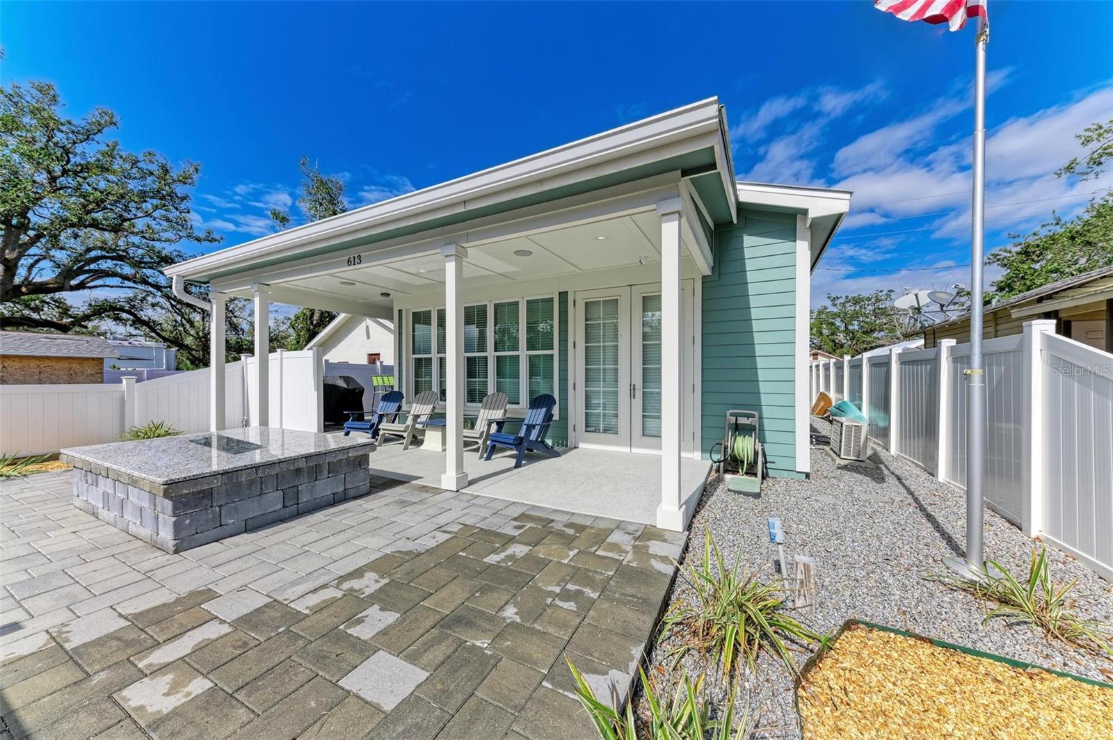 Image 11 of 48 For 613 6th Avenue E