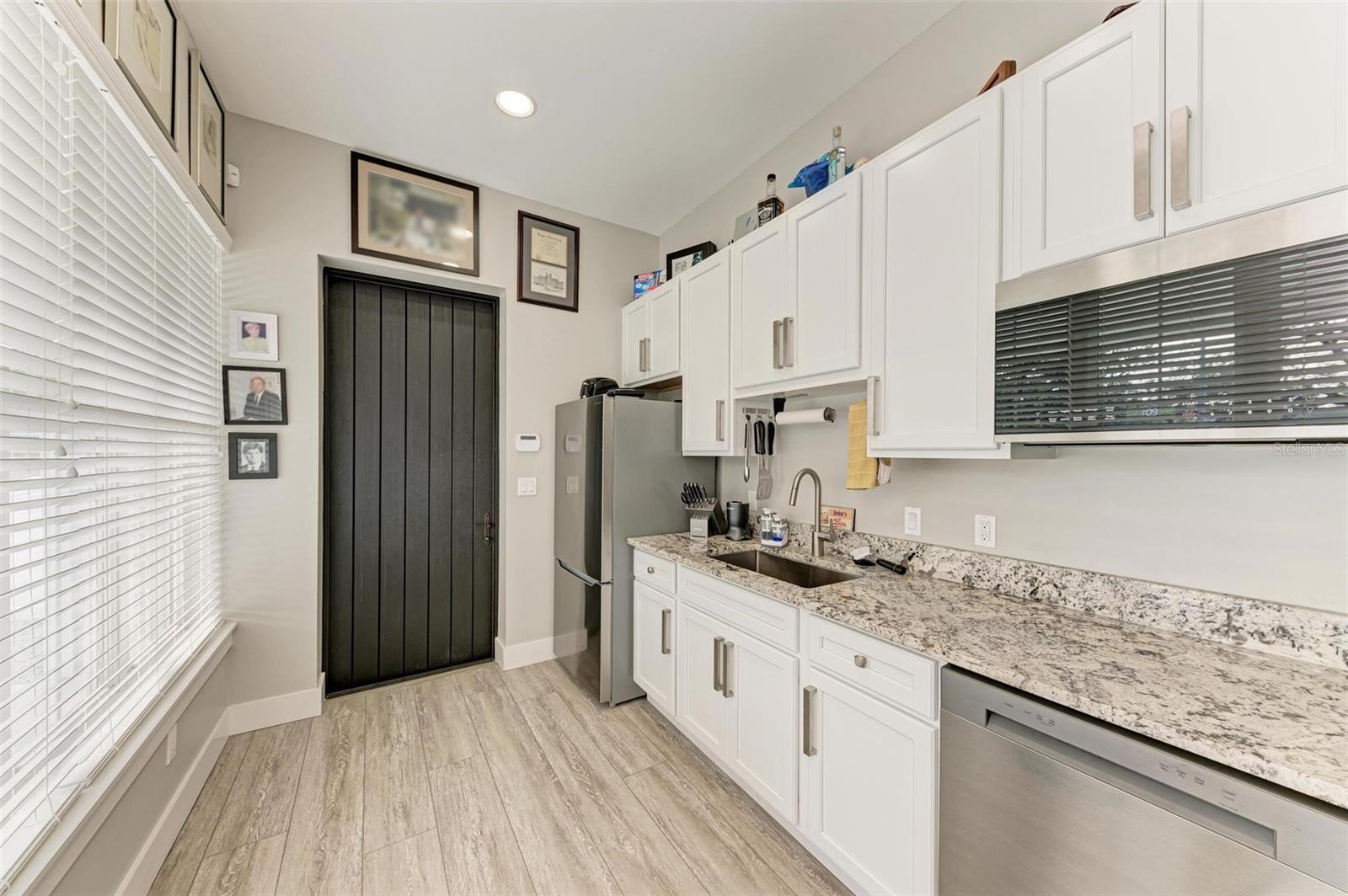 Image 17 of 48 For 613 6th Avenue E