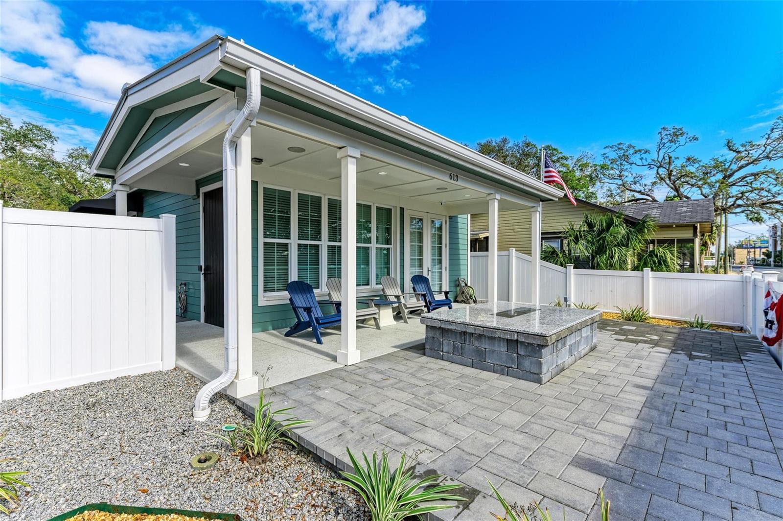 Image 9 of 48 For 613 6th Avenue E