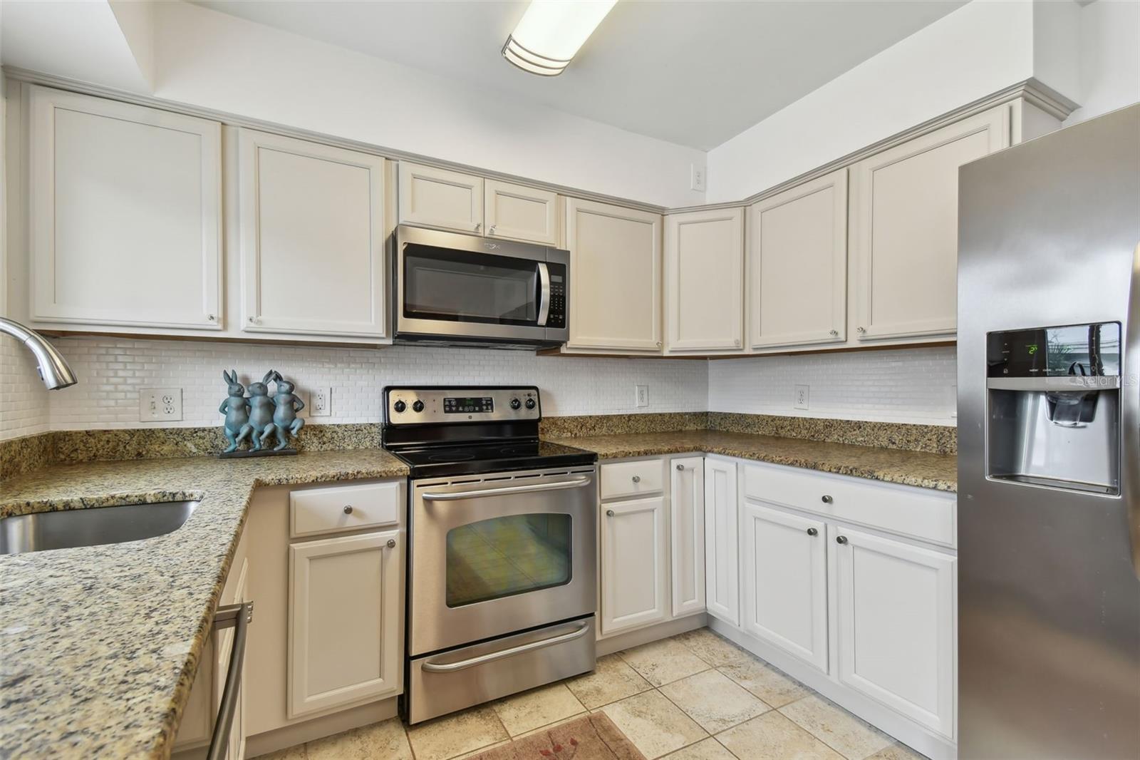 Listing photo id 10 for 7224 Park Street S