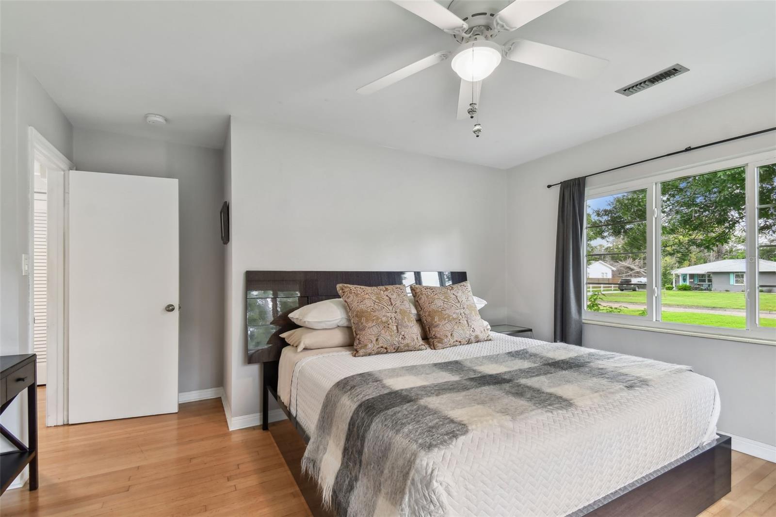Listing photo id 21 for 7224 Park Street S