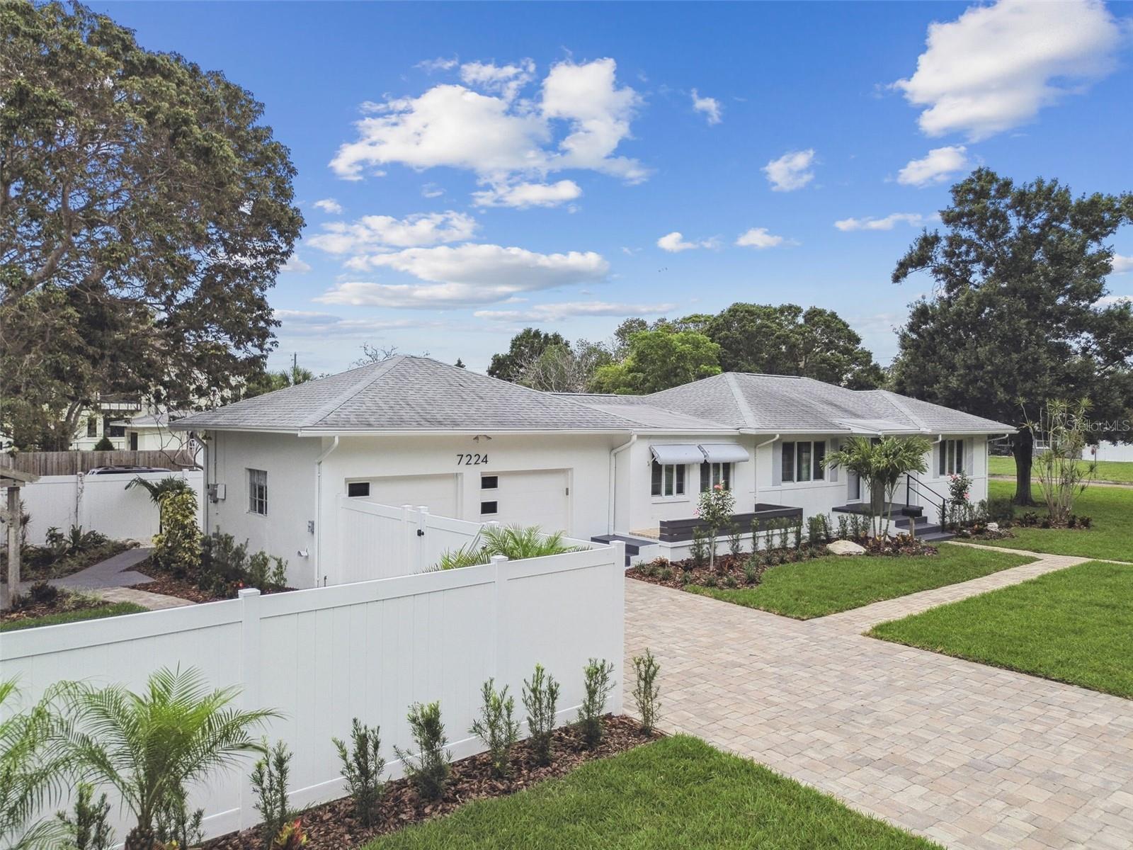 Listing photo id 39 for 7224 Park Street S