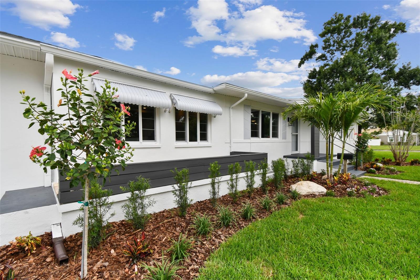 Listing photo id 5 for 7224 Park Street S