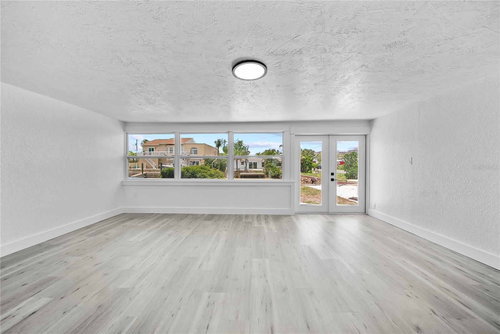 Image 16 of 19 For 13715 Maria Drive