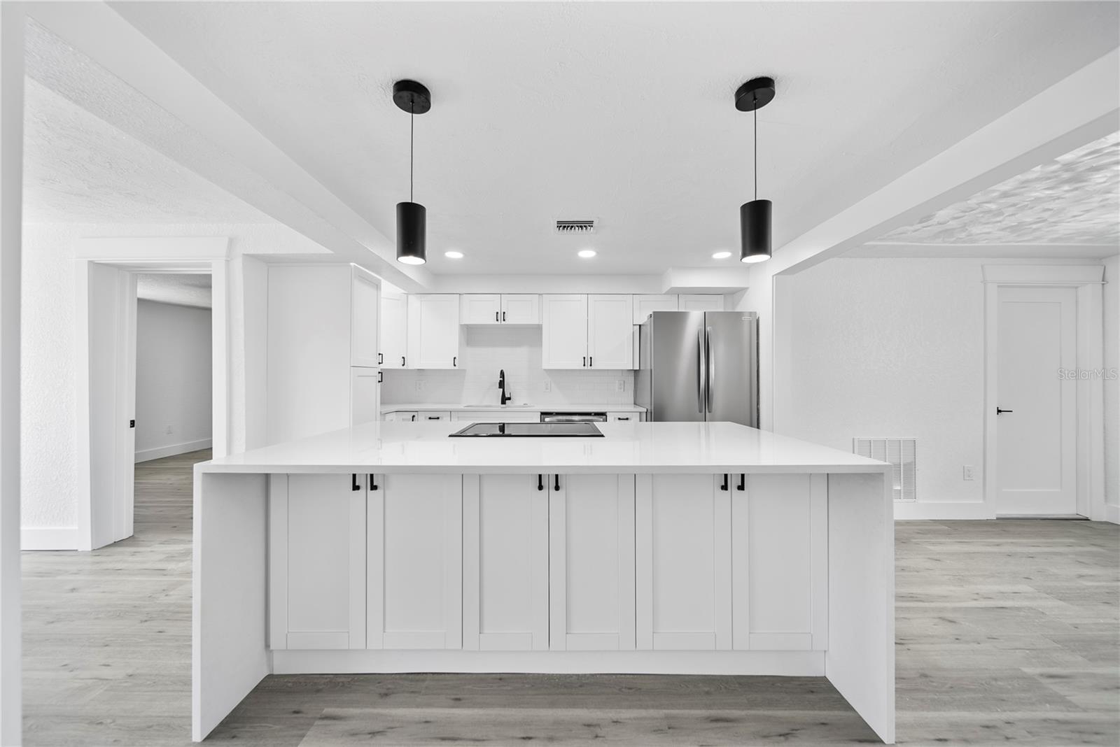 Image 5 of 19 For 13715 Maria Drive