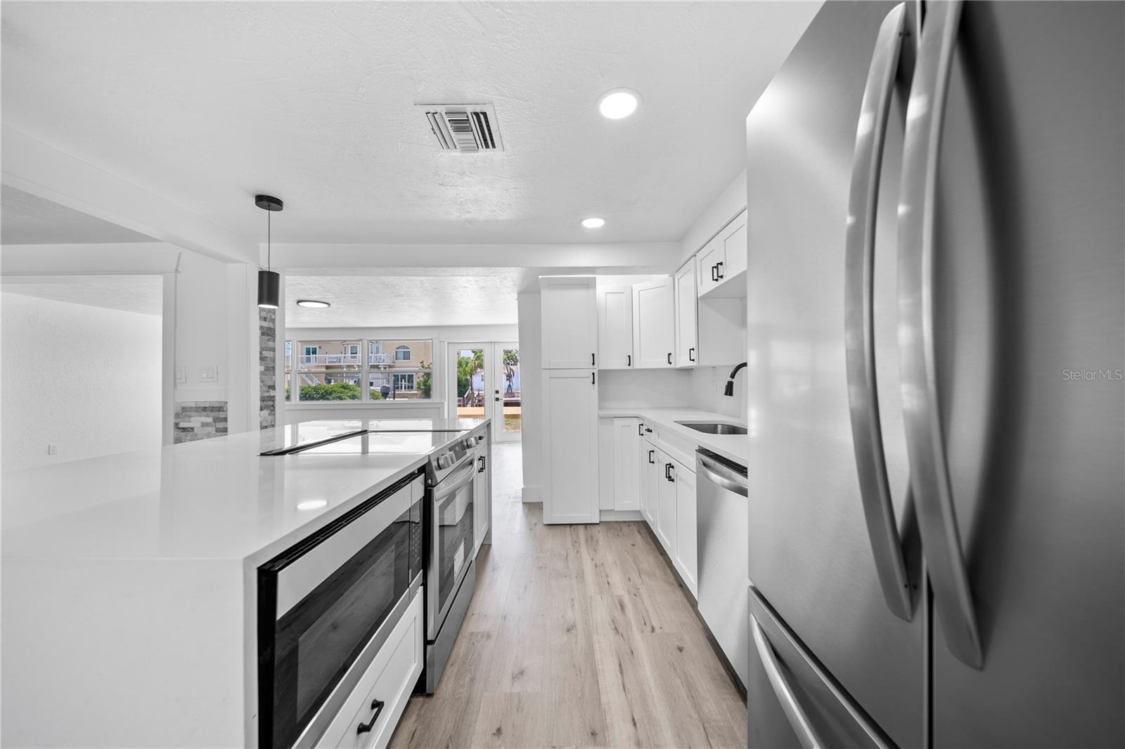 Image 7 of 19 For 13715 Maria Drive