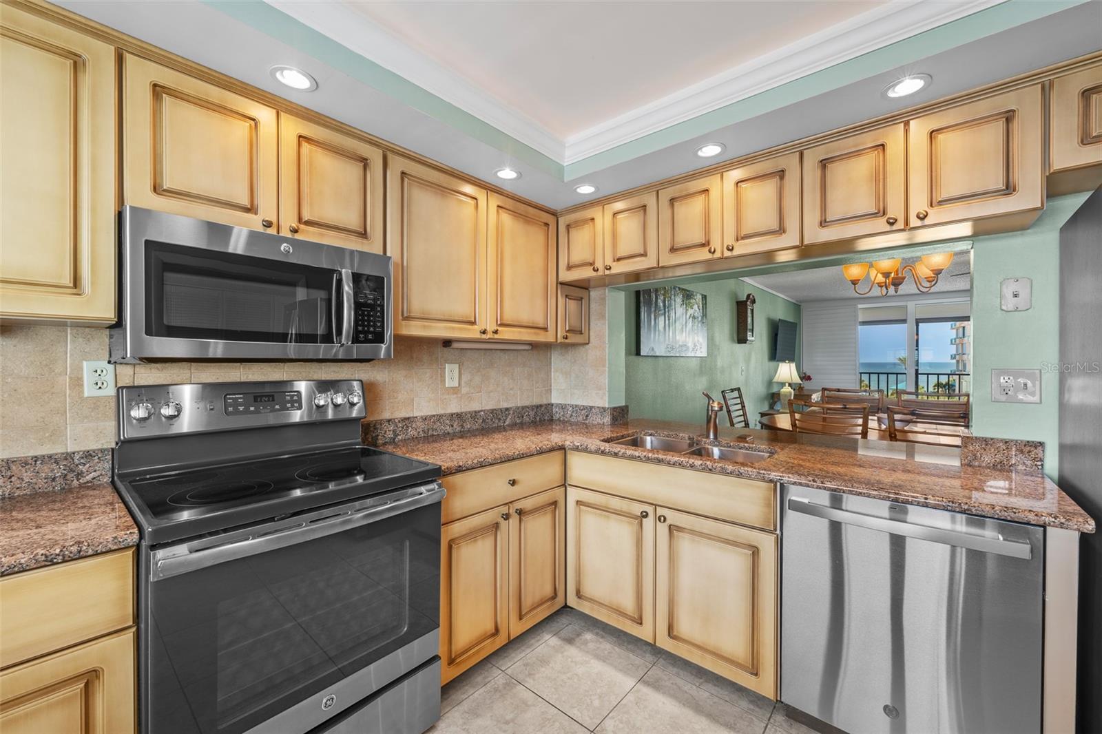 Image 11 of 33 For 1581 Gulf Boulevard 403n
