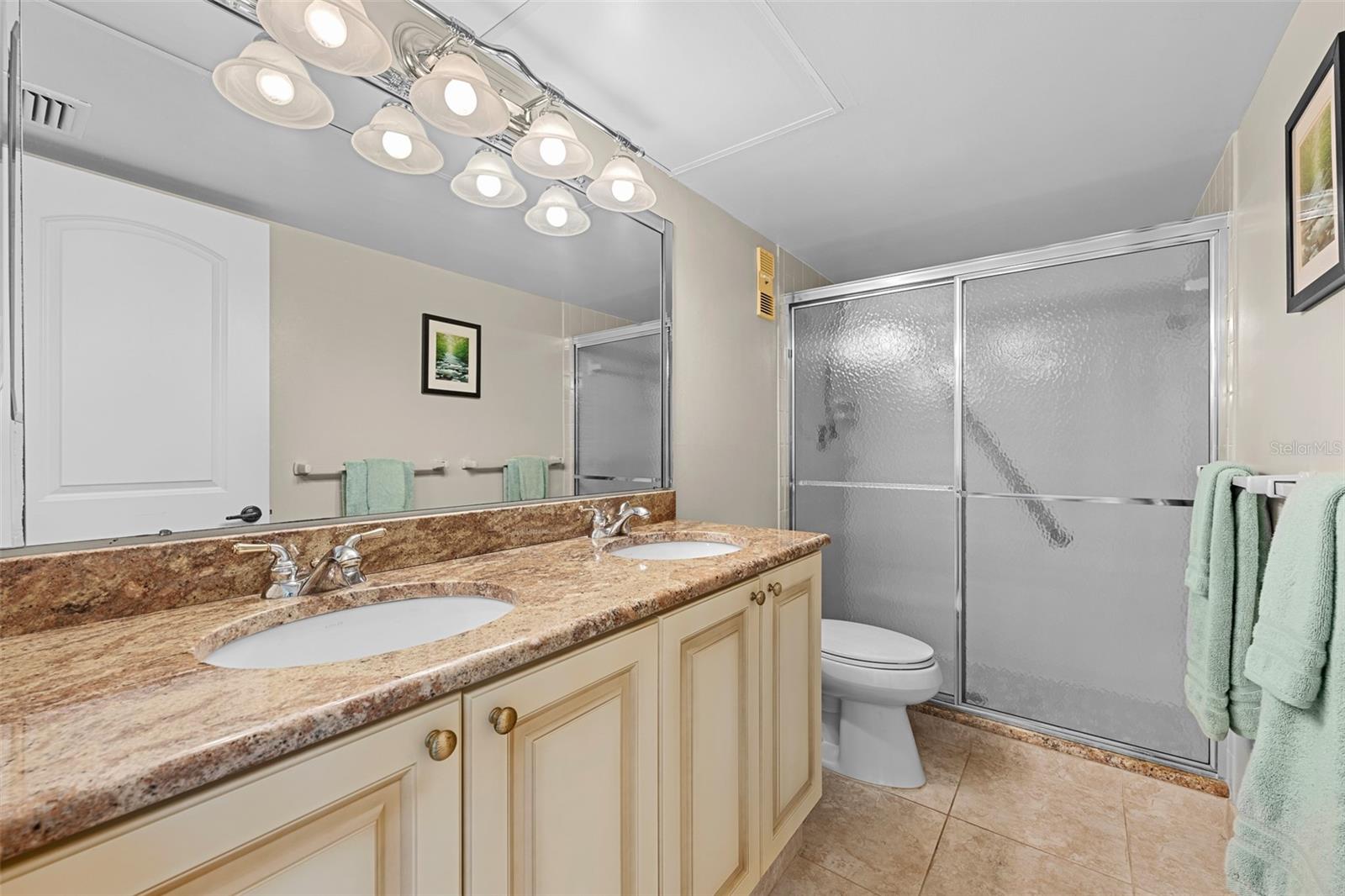 Image 19 of 33 For 1581 Gulf Boulevard 403n