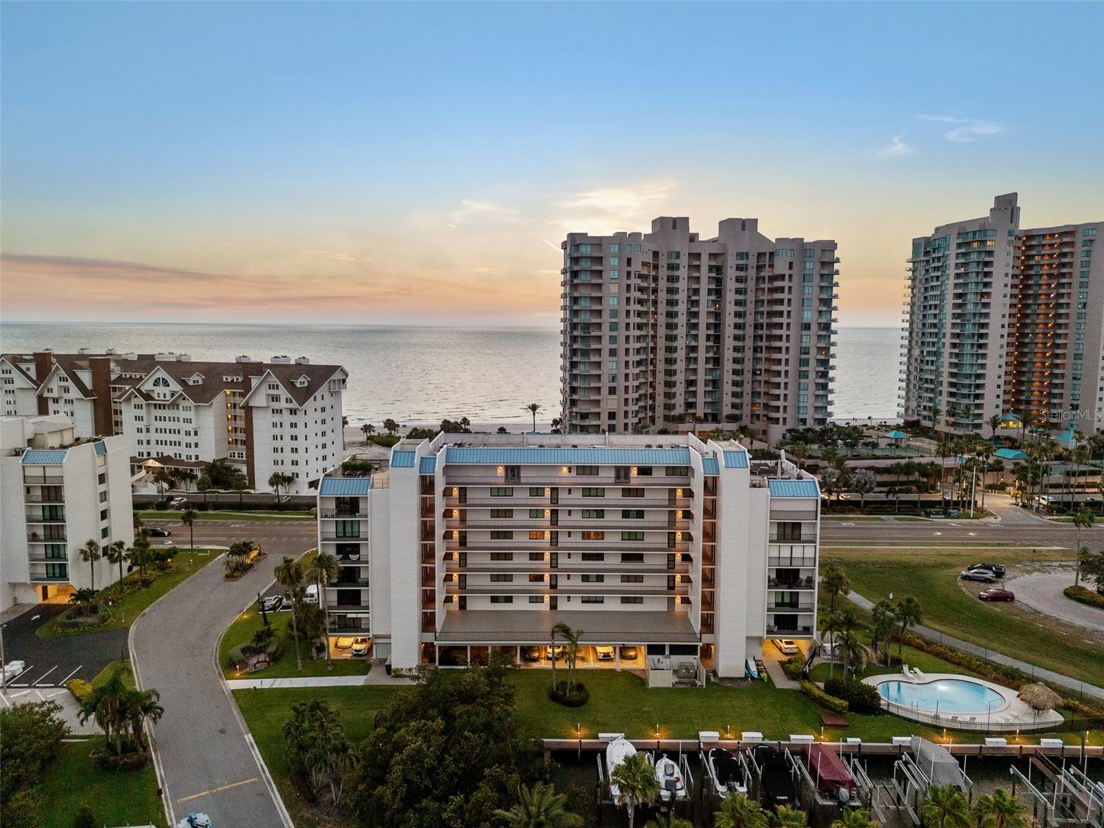 Image 2 of 33 For 1581 Gulf Boulevard 403n