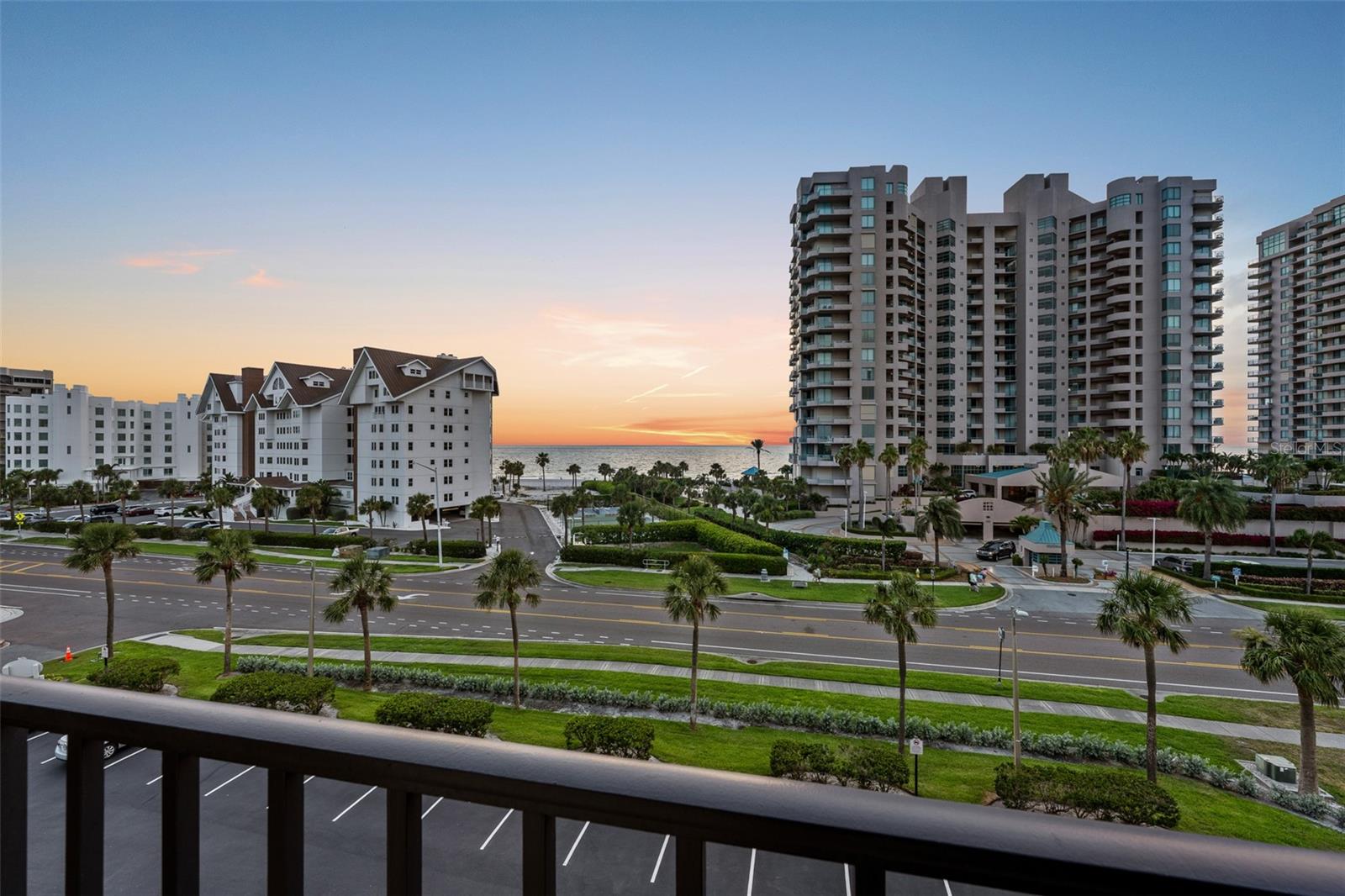 Image 23 of 33 For 1581 Gulf Boulevard 403n