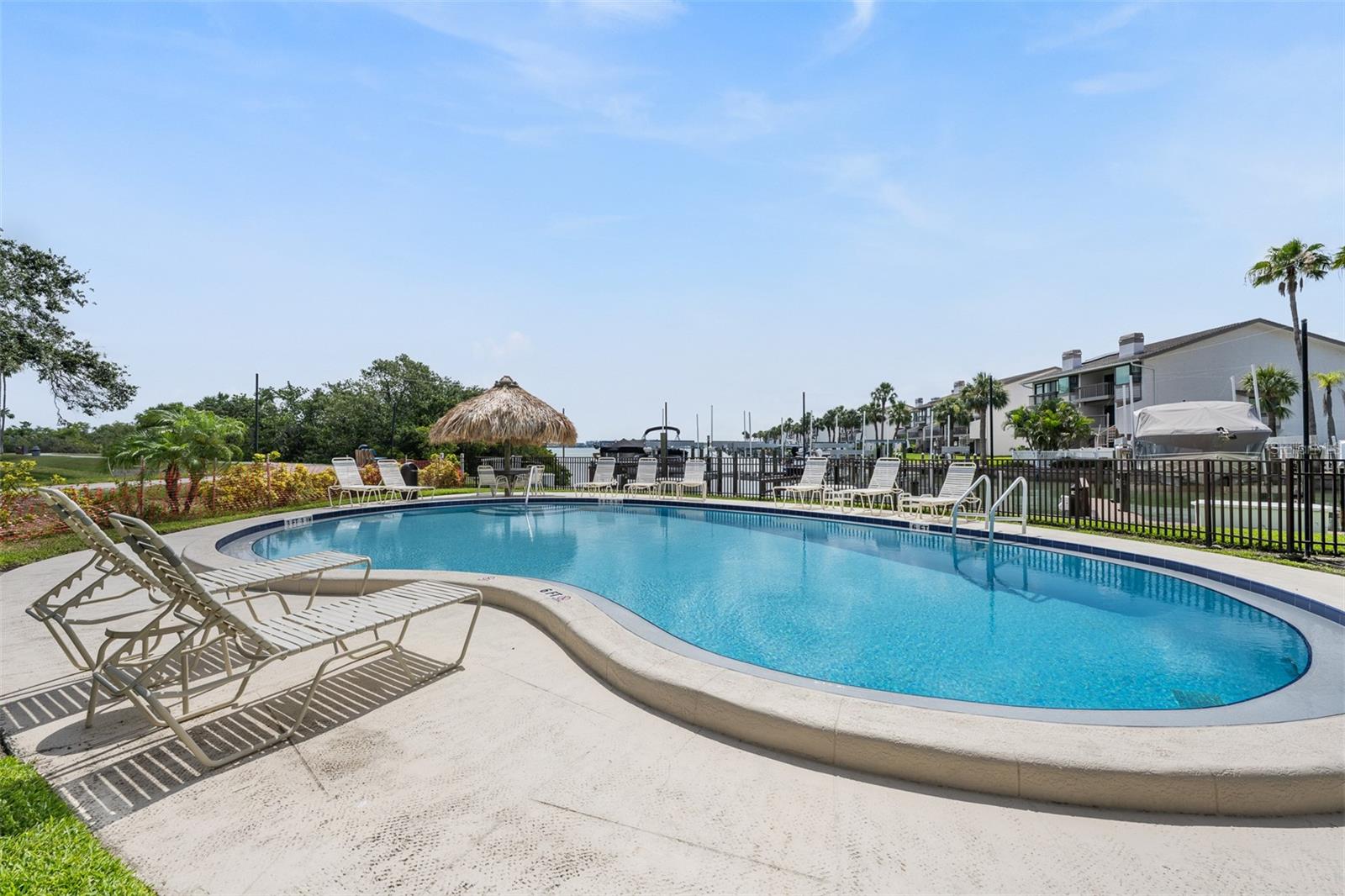 Image 24 of 33 For 1581 Gulf Boulevard 403n