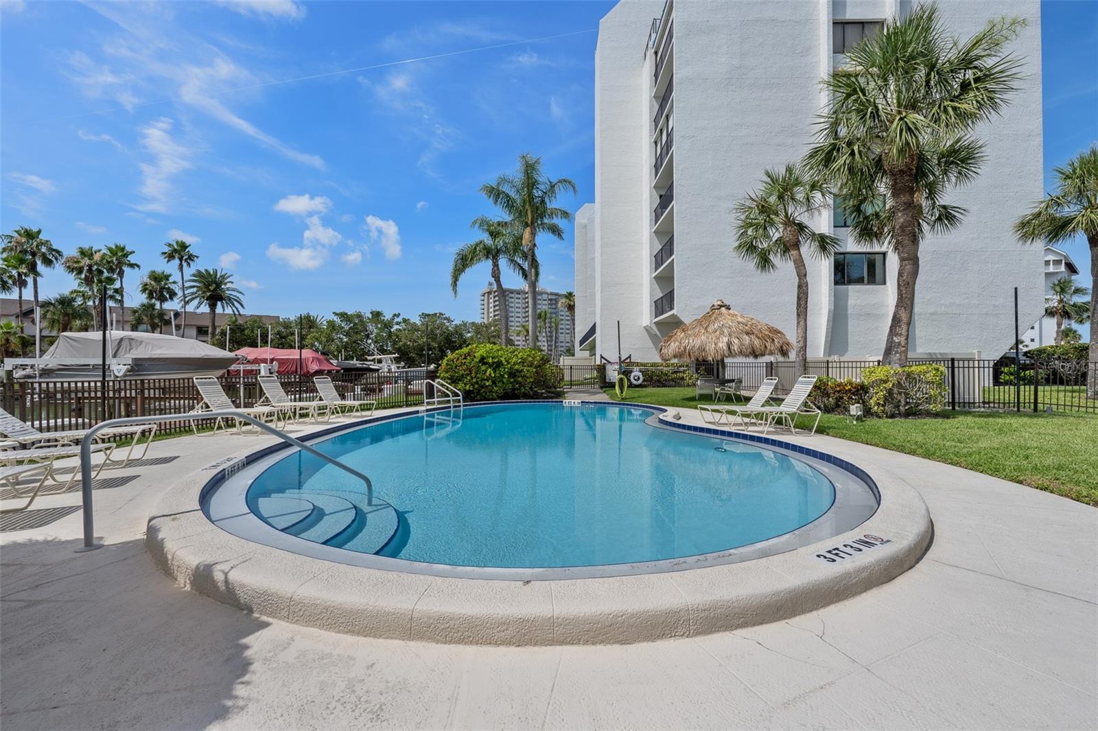Image 25 of 33 For 1581 Gulf Boulevard 403n