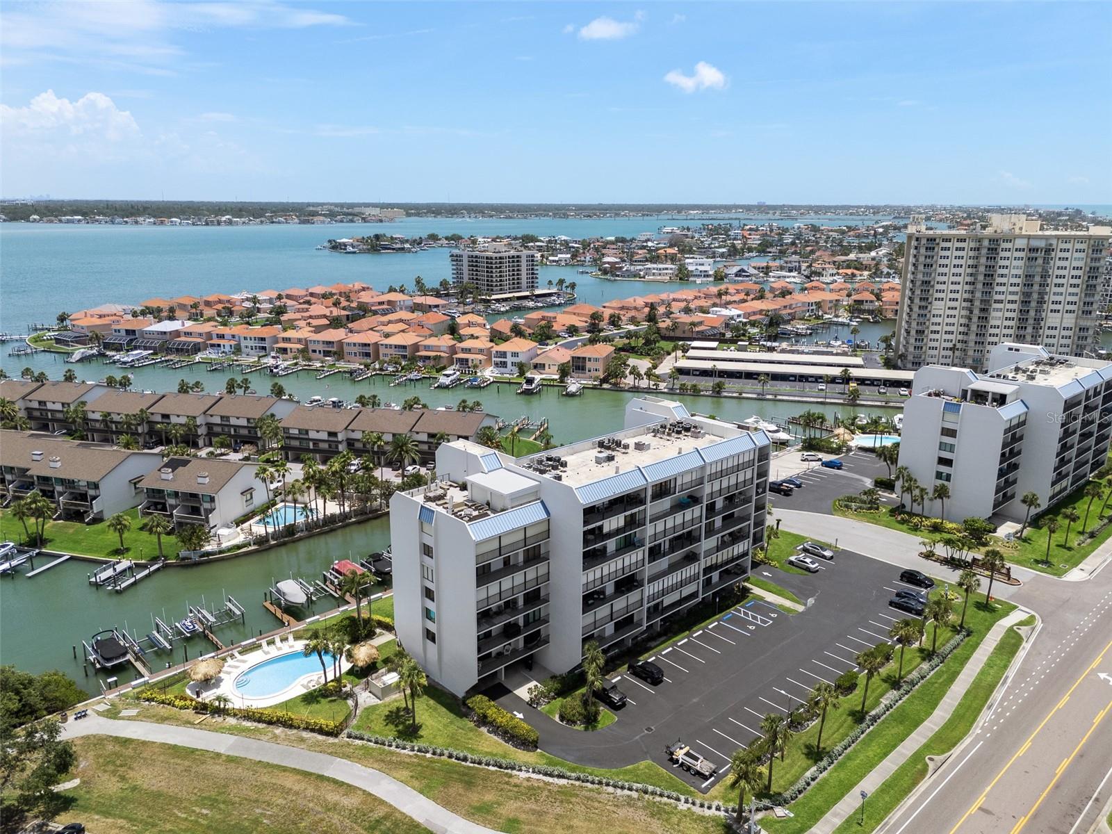 Image 28 of 33 For 1581 Gulf Boulevard 403n