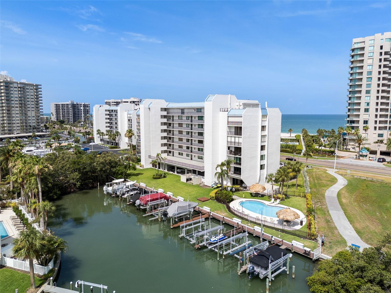 Image 3 of 33 For 1581 Gulf Boulevard 403n