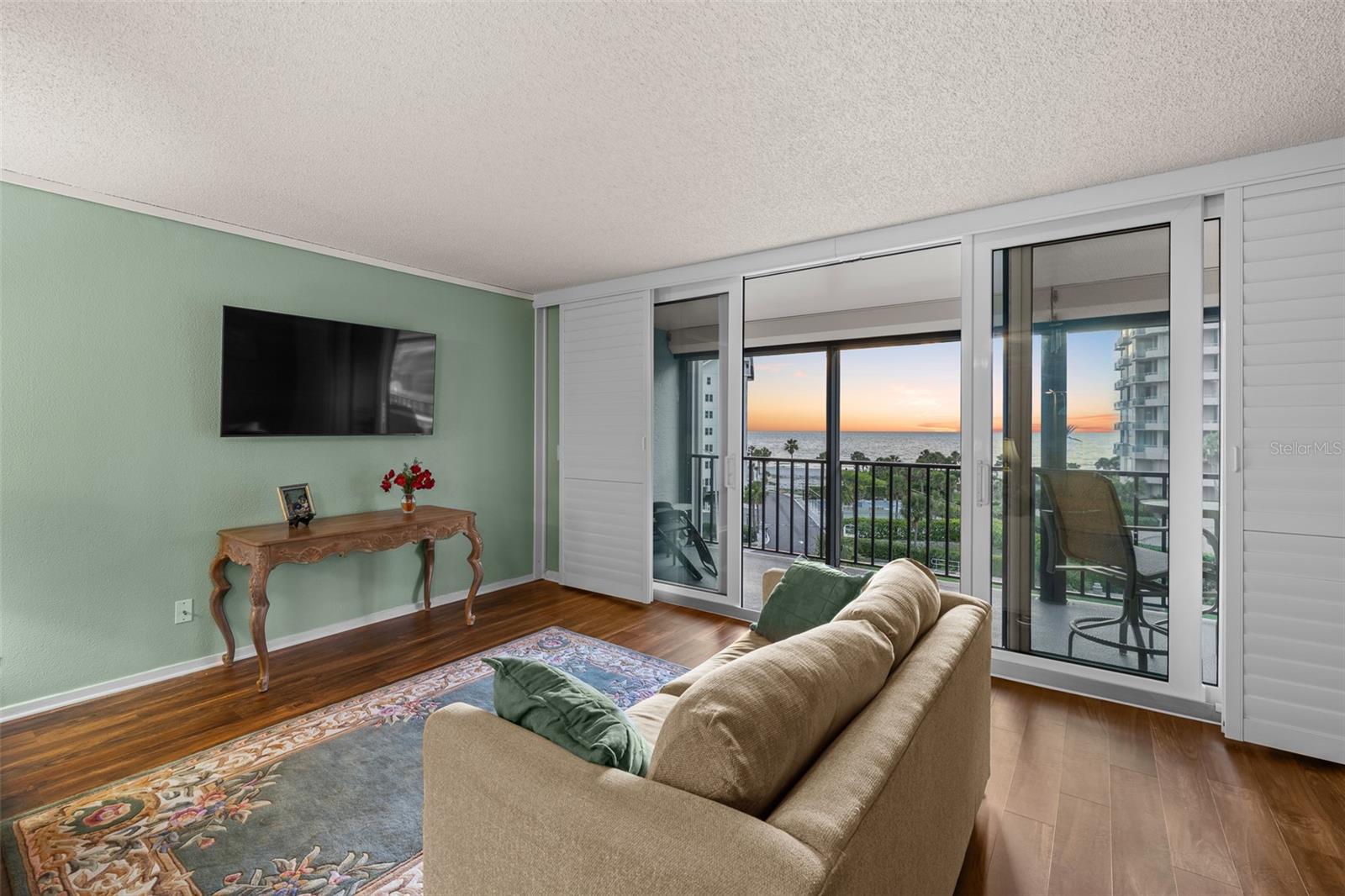 Image 7 of 33 For 1581 Gulf Boulevard 403n