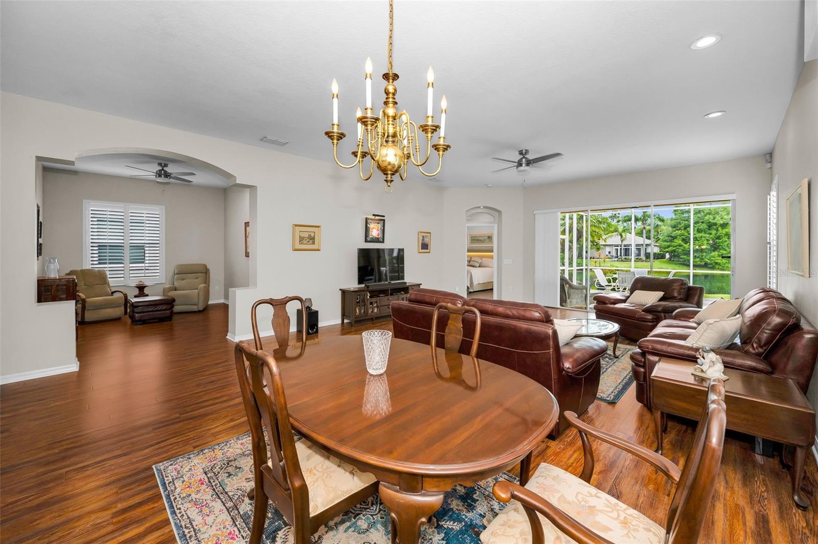 Image 2 of 52 For 1528 Riverdale Drive
