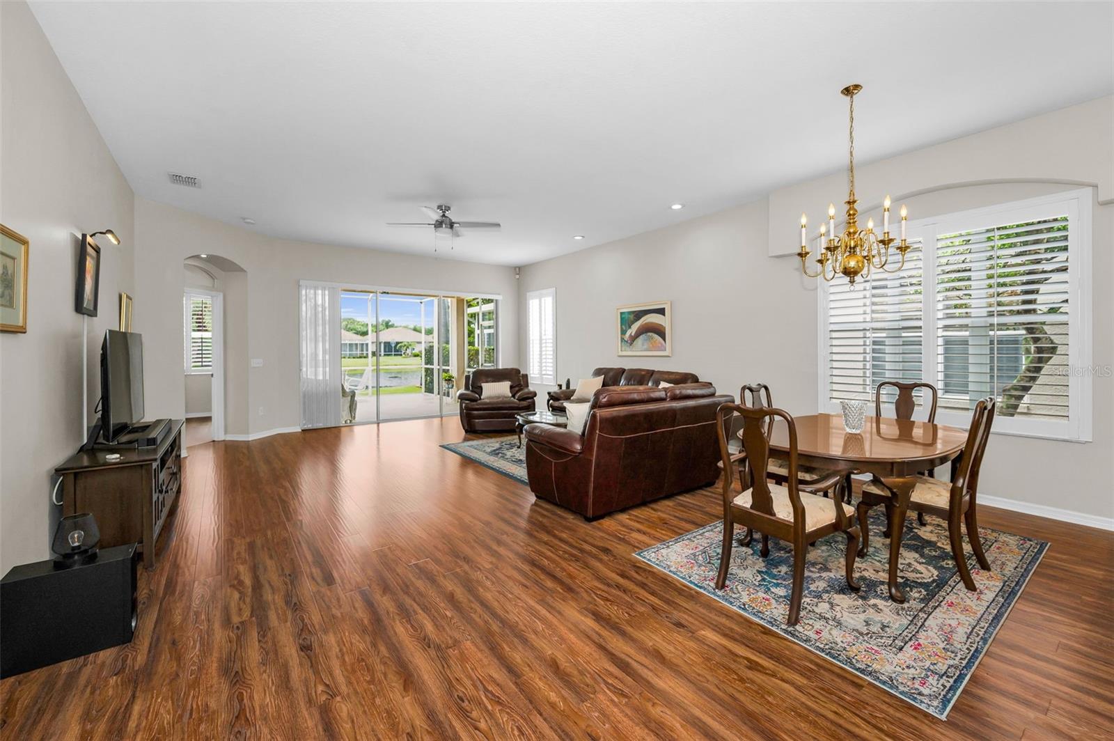 Image 3 of 52 For 1528 Riverdale Drive