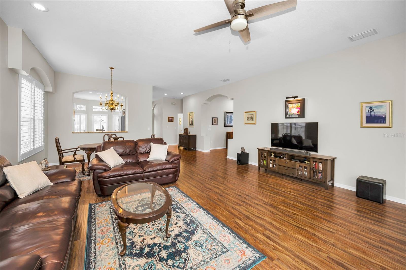 Image 5 of 52 For 1528 Riverdale Drive