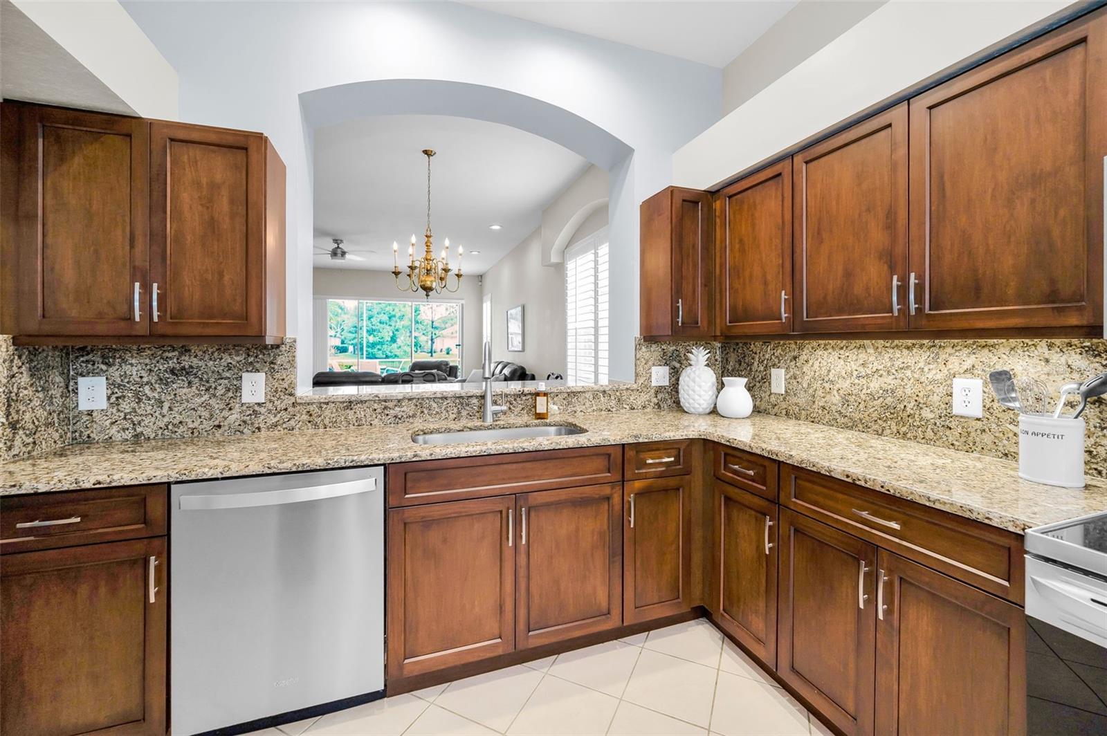 Image 7 of 52 For 1528 Riverdale Drive