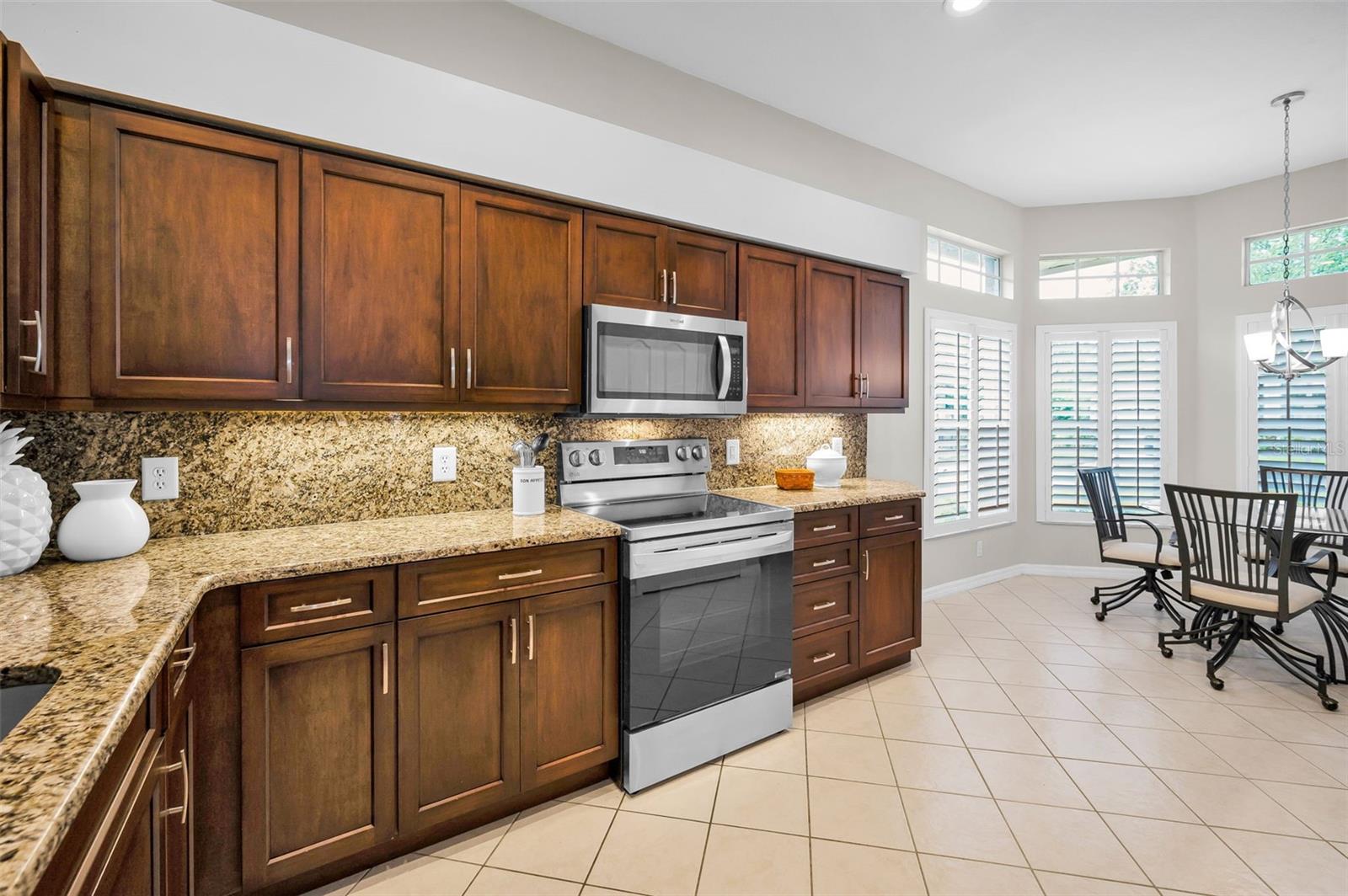 Image 8 of 52 For 1528 Riverdale Drive