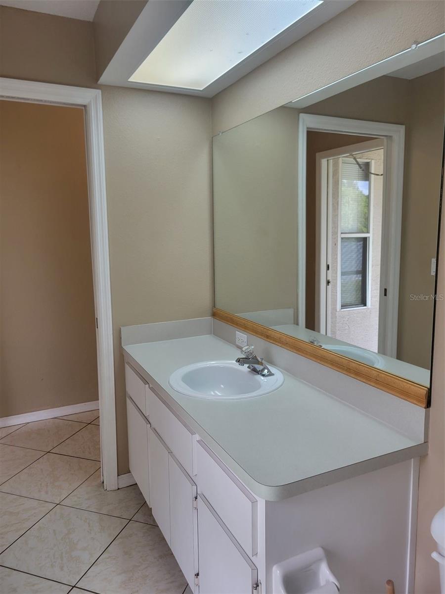 Image 25 of 33 For 18600 White Pine Circle