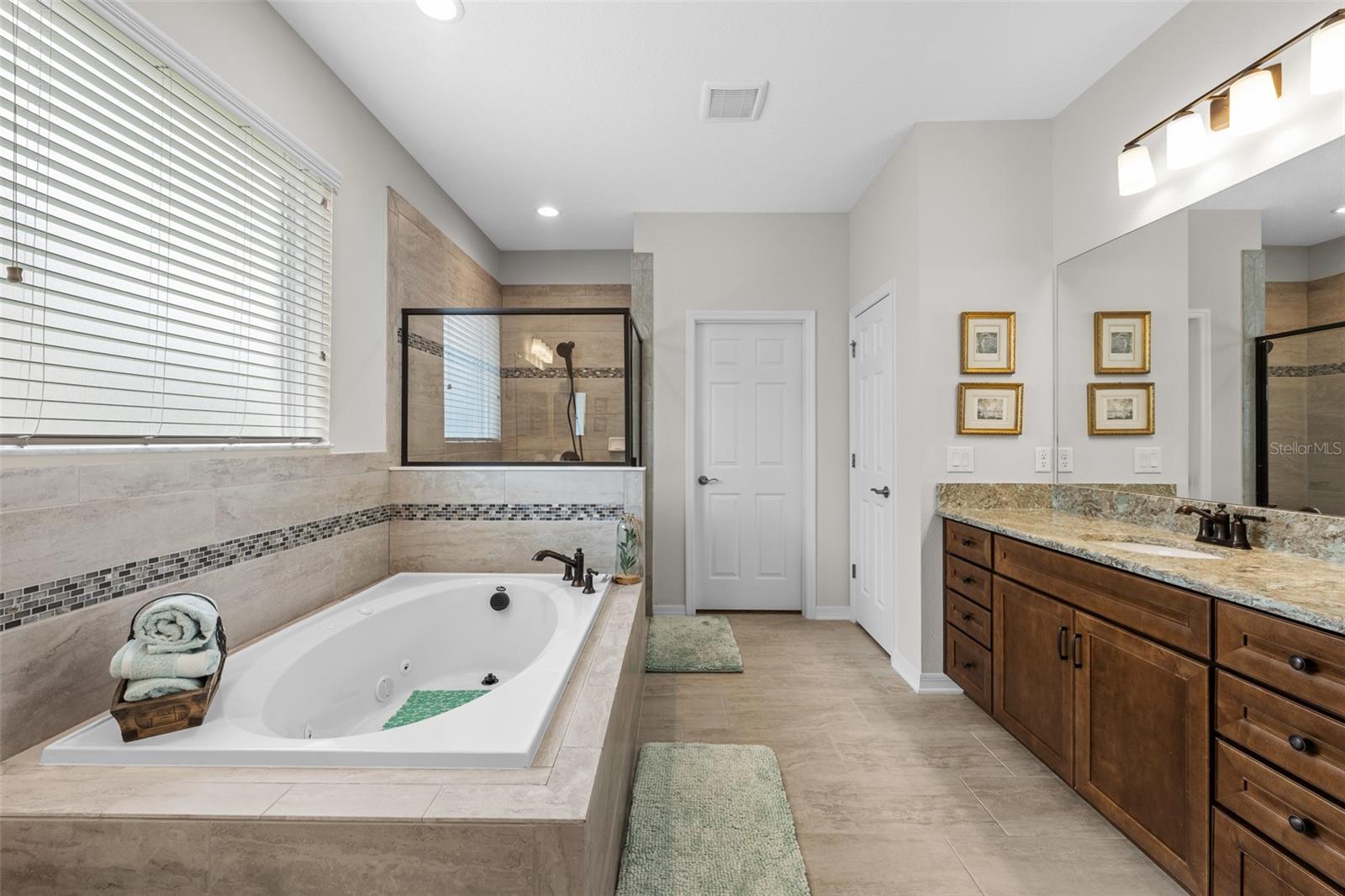Image 21 of 69 For 33219 Kateland Drive