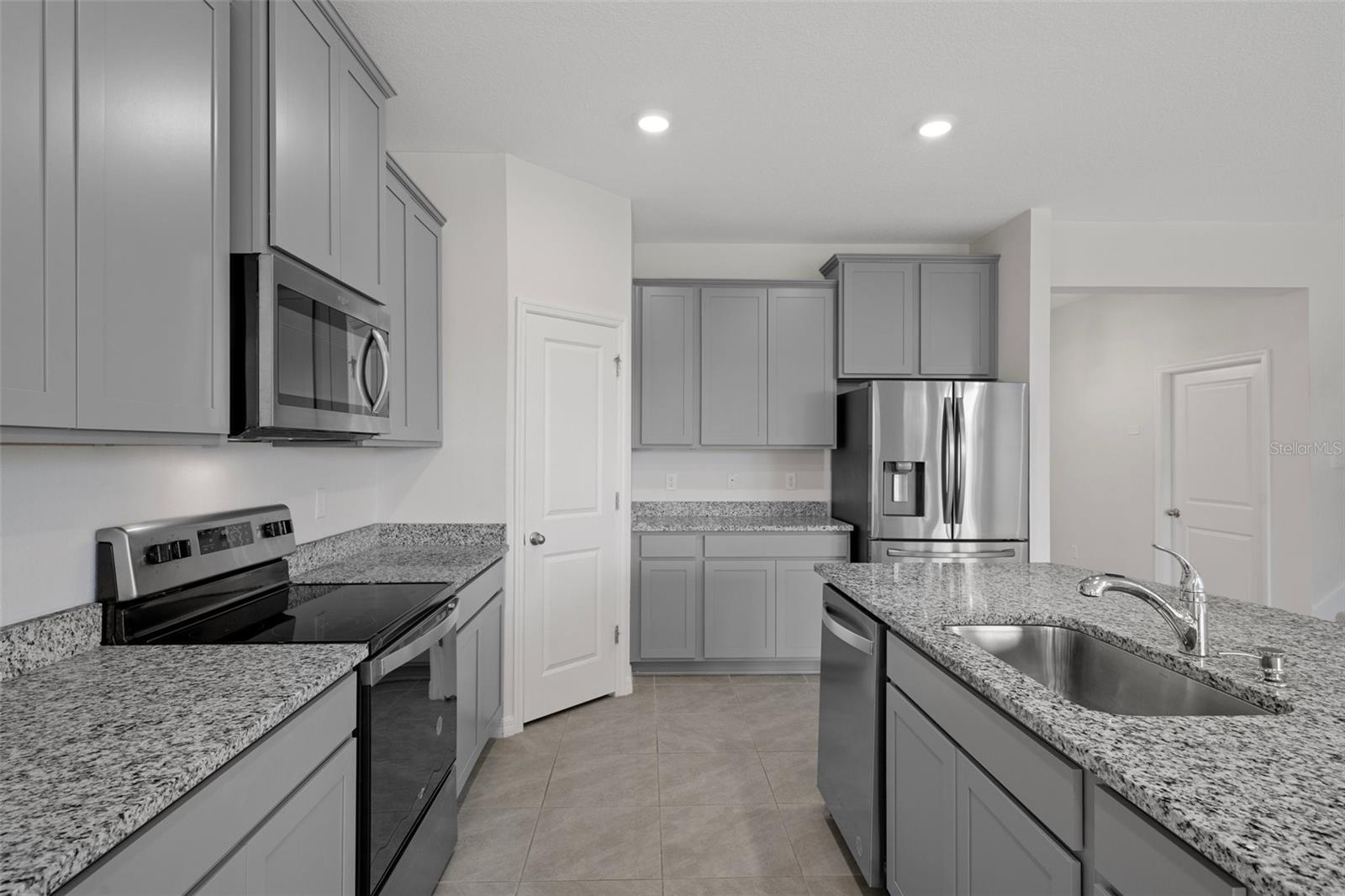Image 13 of 50 For 13919 Wineberry Drive
