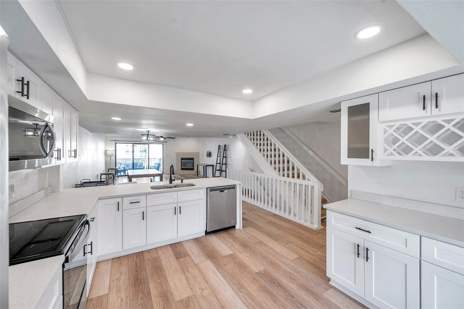 Image 17 of 55 For 745 Pinellas Bayway S 106
