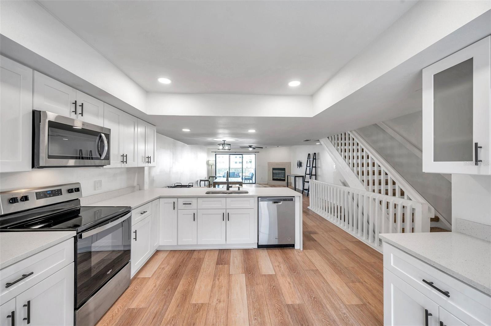 Image 3 of 55 For 745 Pinellas Bayway S 106