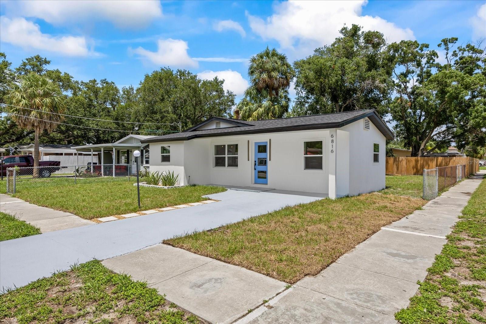Listing photo id 1 for 6816 Hesperides Street