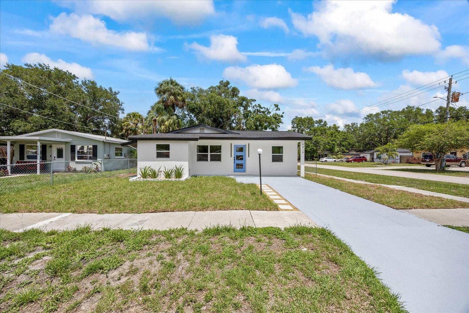 Listing photo id 37 for 6816 Hesperides Street