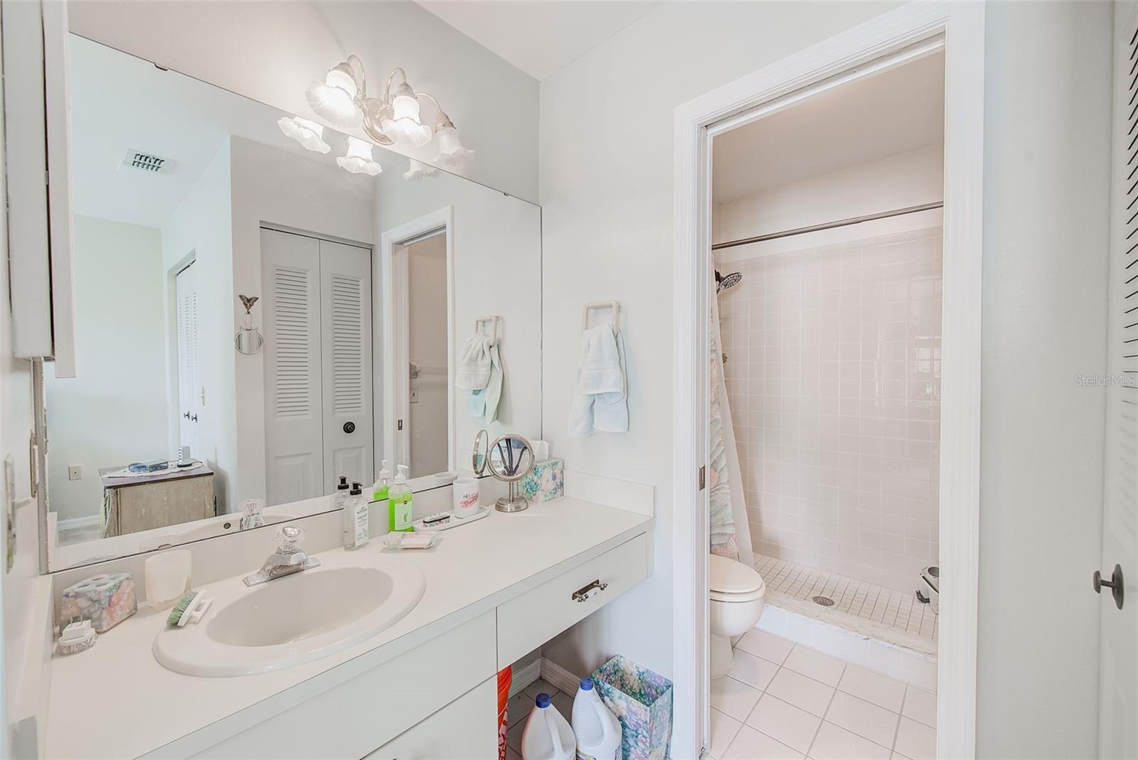 Image 20 of 33 For 7823 Hardwick Drive 224