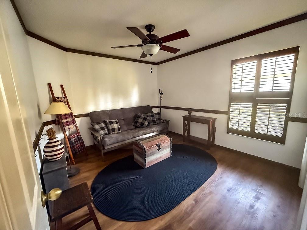 Listing photo id 13 for 1716 Bondurant Way