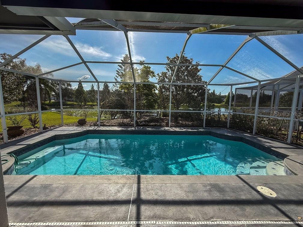 Listing photo id 20 for 1716 Bondurant Way