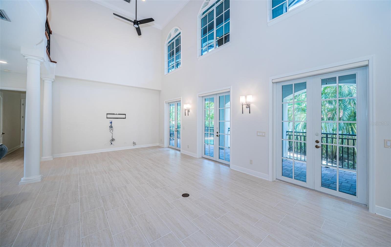 Listing photo id 9 for 147 Bay Point Drive Ne
