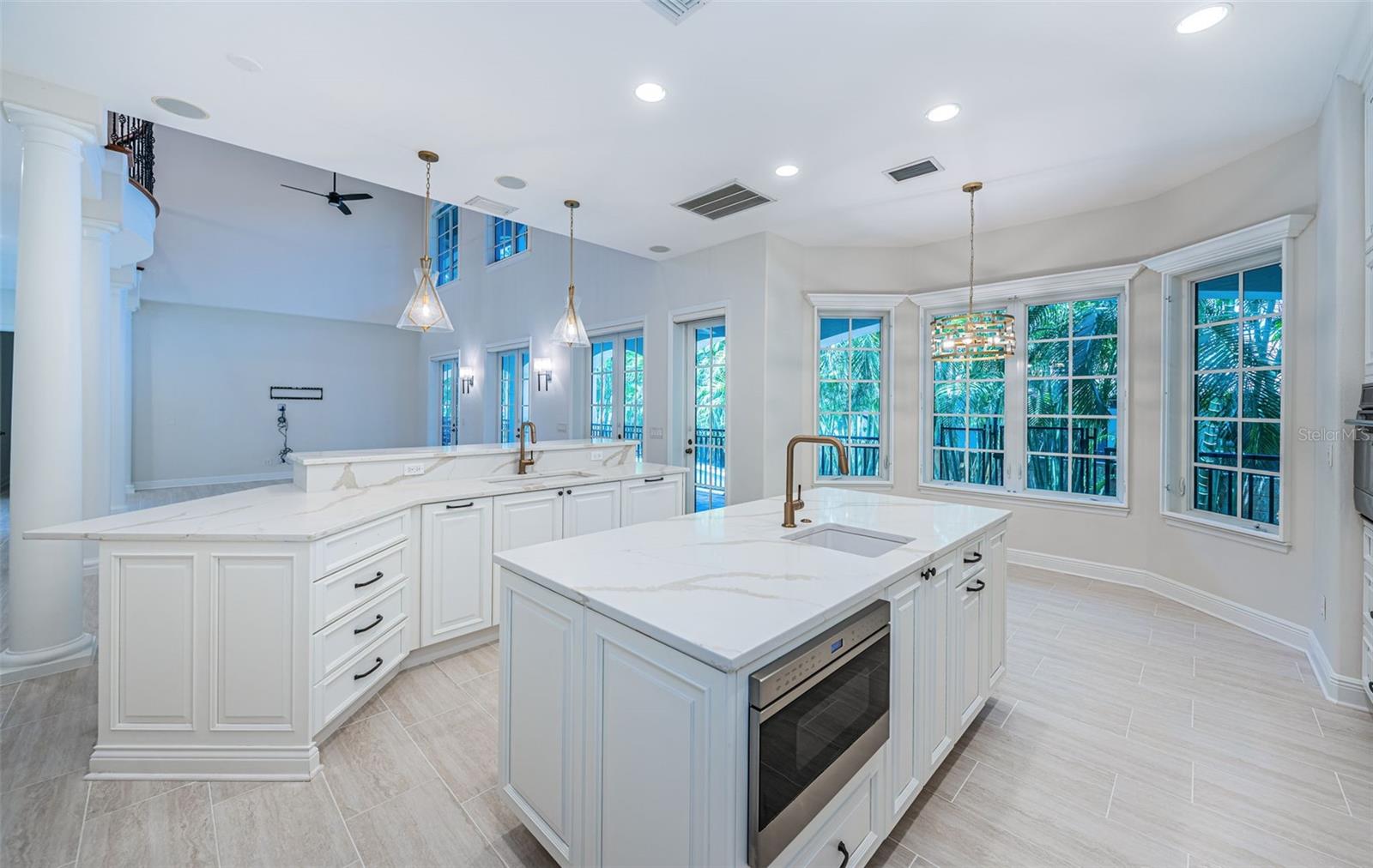 Listing photo id 18 for 147 Bay Point Drive Ne