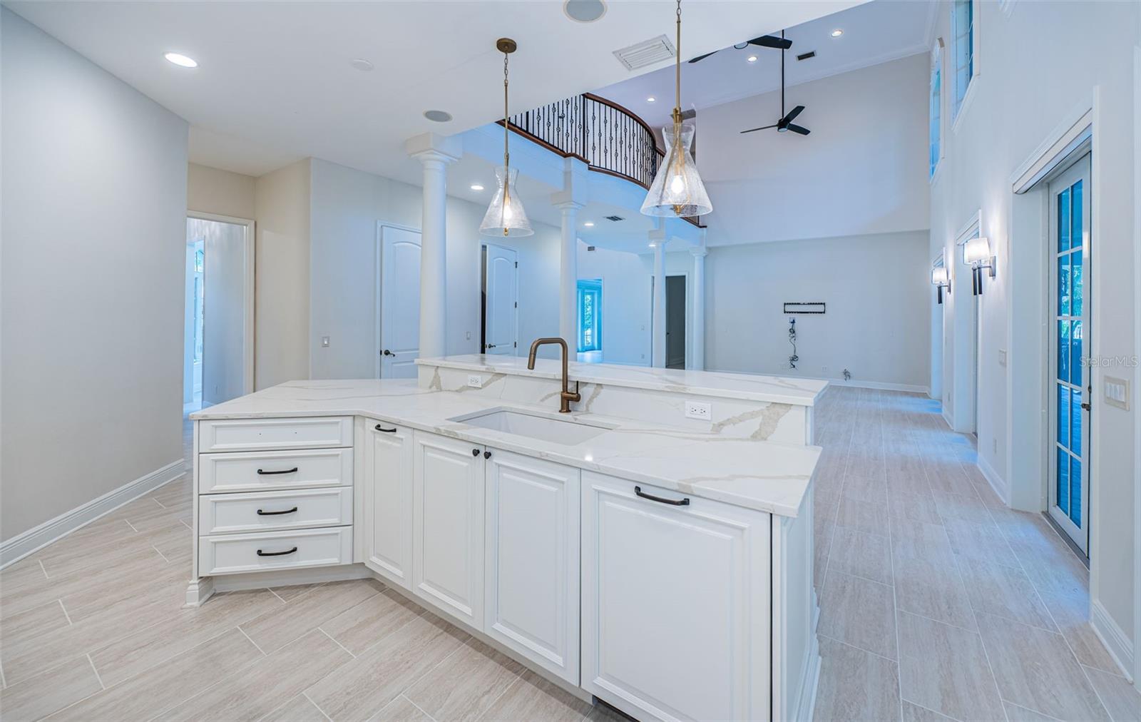 Listing photo id 23 for 147 Bay Point Drive Ne