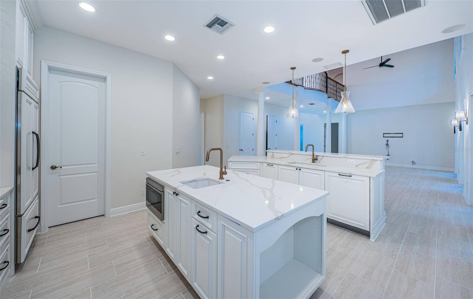 Listing photo id 25 for 147 Bay Point Drive Ne