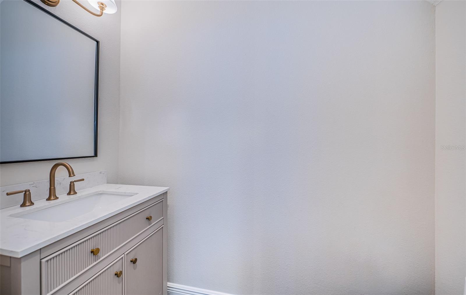 Listing photo id 28 for 147 Bay Point Drive Ne
