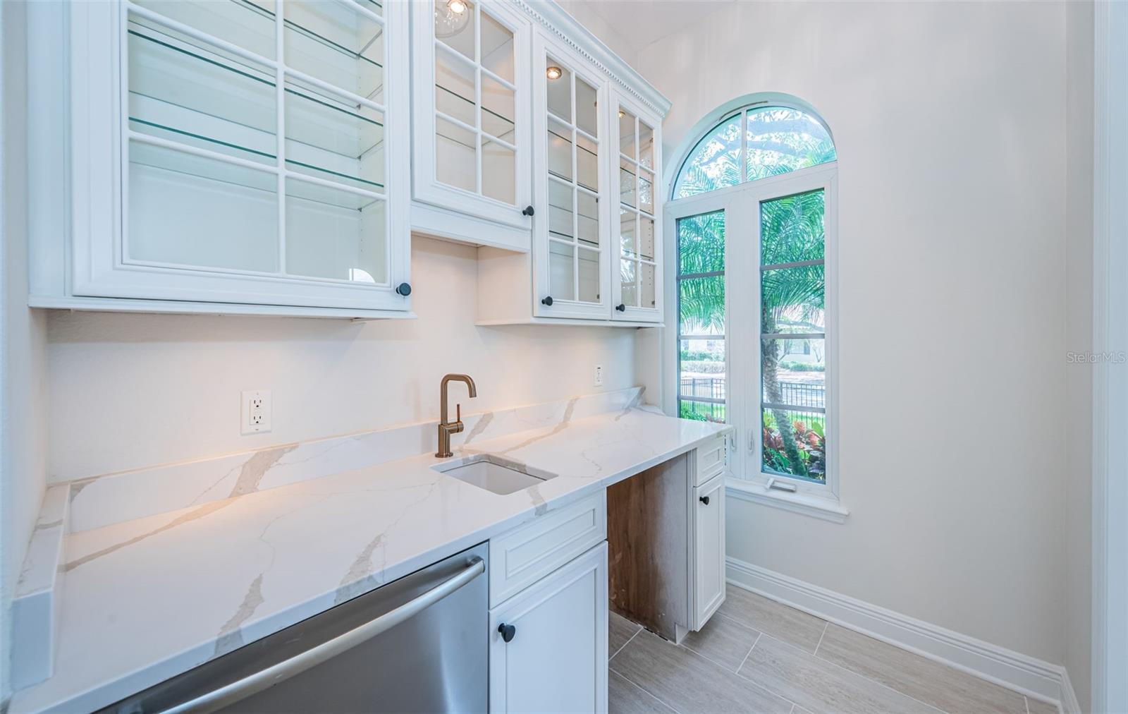 Listing photo id 34 for 147 Bay Point Drive Ne