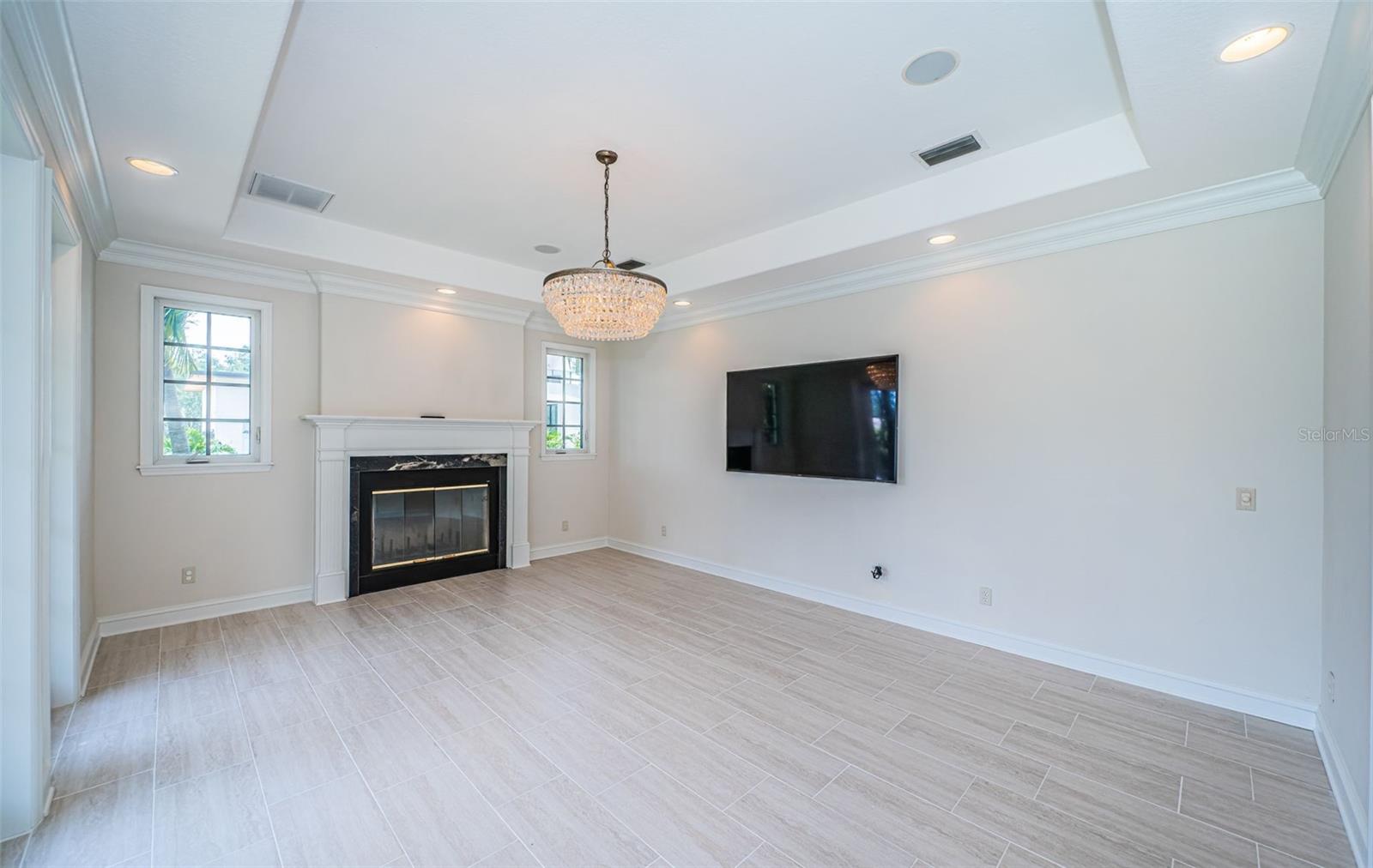 Listing photo id 37 for 147 Bay Point Drive Ne