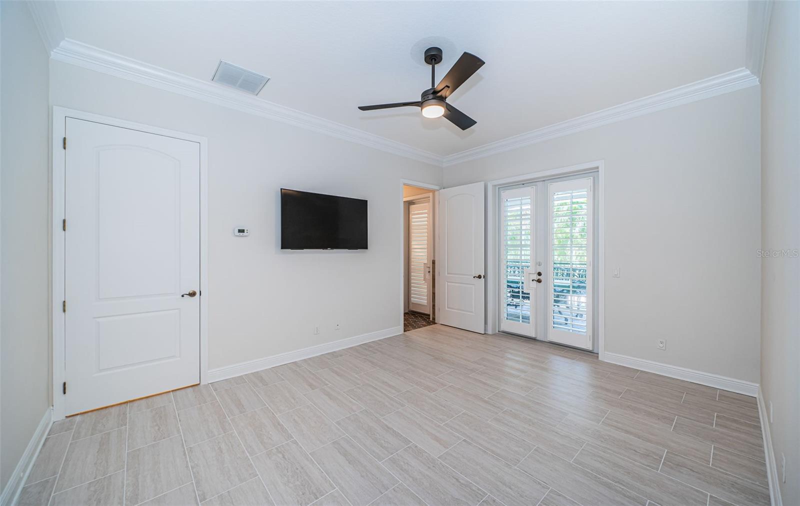 Listing photo id 38 for 147 Bay Point Drive Ne